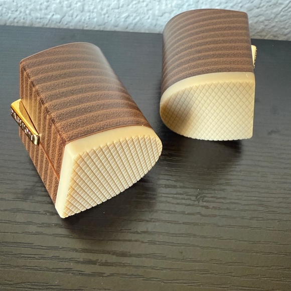 Size 7-8.5 Light Wood Blocks Pashion Footwear - Picture 3 of 4